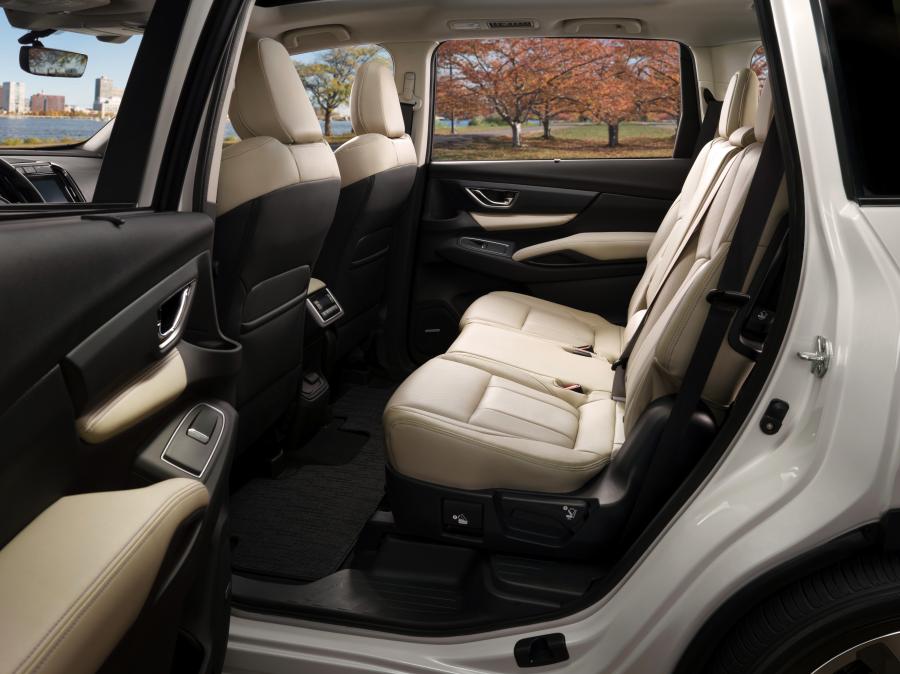 Интерьер Subaru Ascent Limited 2018 года  (фото 7 из 34)
